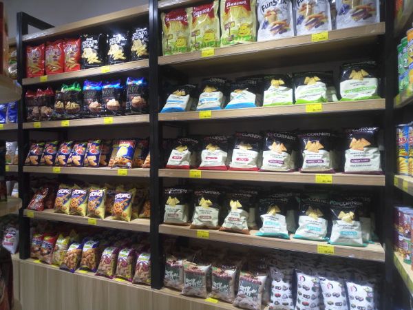 如何選一個合適的進口休閑食品店加盟？聚焦出版物零售的關鍵考量